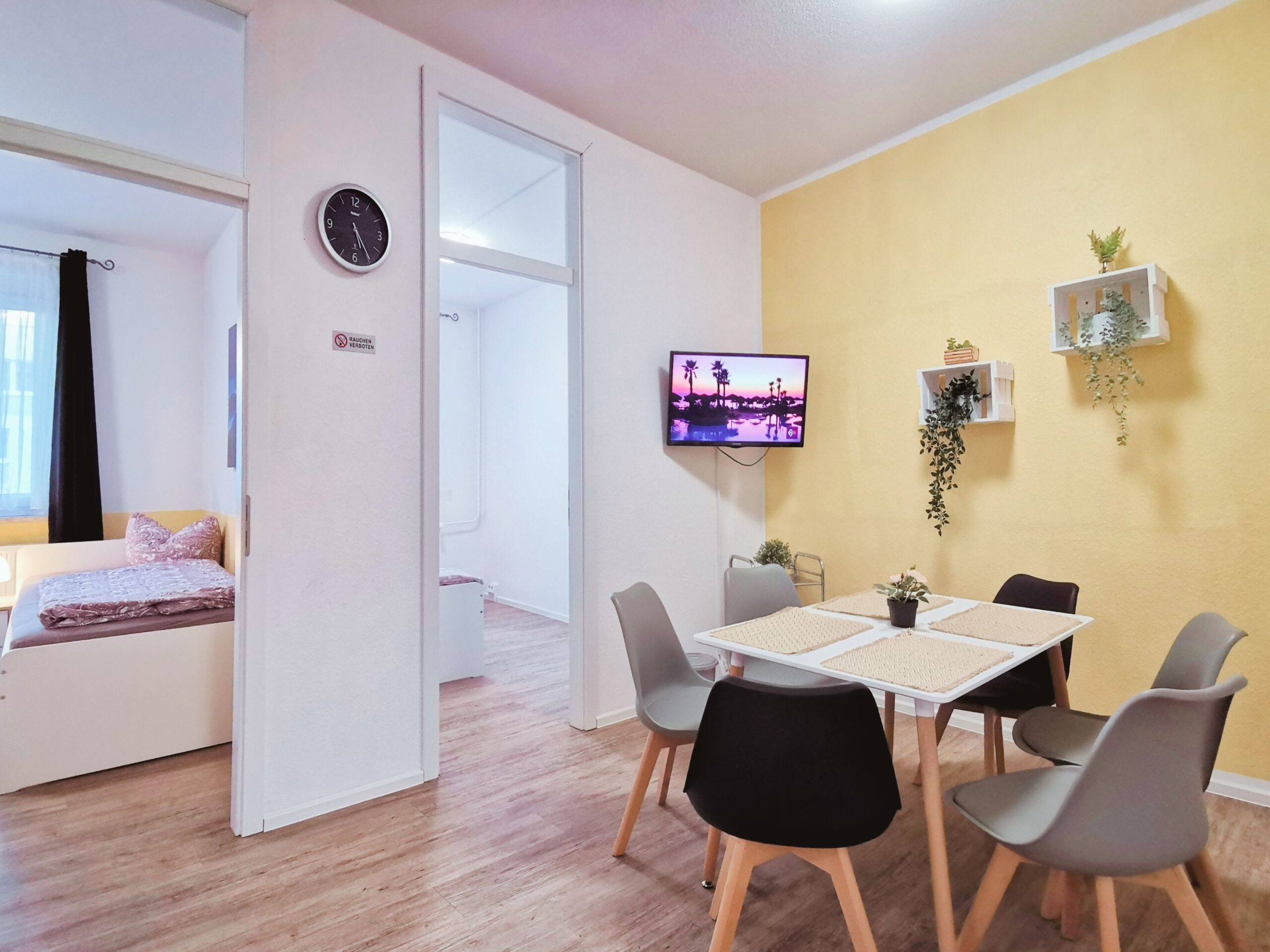 Monteurzimmer Zwickau Essbereich