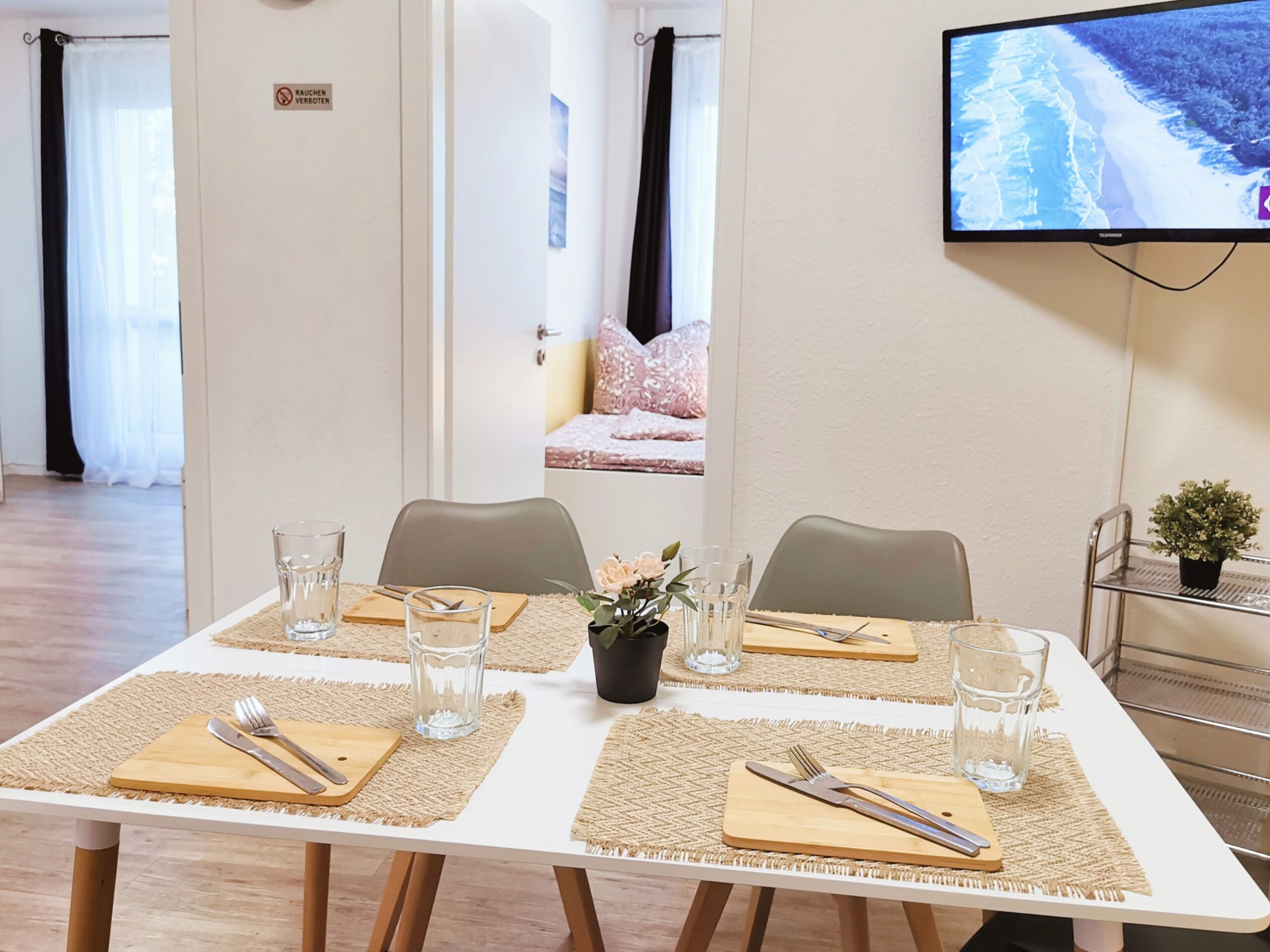 Monteurzimmer Zwickau Essbereich